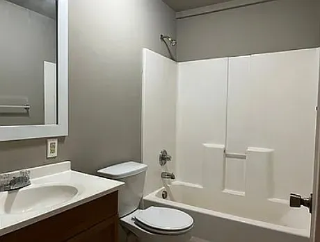 5006 N Woodland Dr — Photo 10