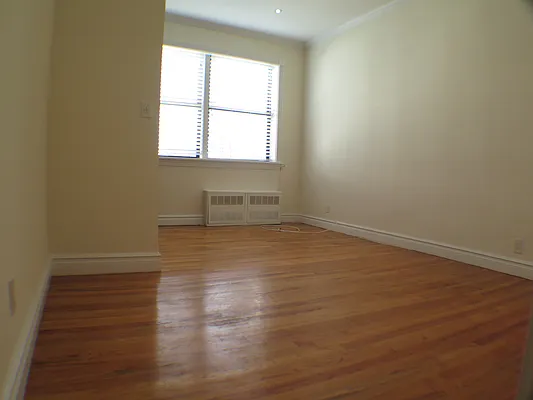 Rented by Glasser Realty LLC | media 7