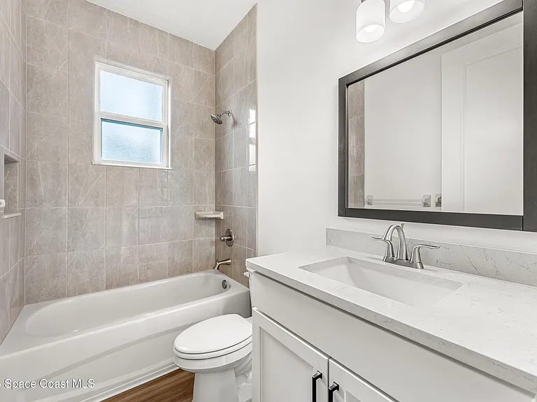 35 Loch Ness Dr — Photo 21