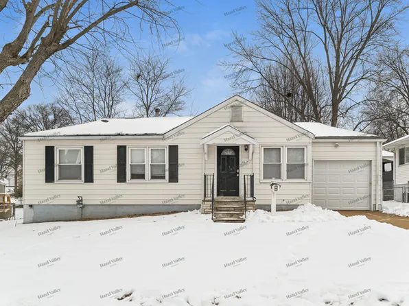 1147 Darr Dr, Saint Louis, MO 63137