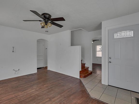 4th image of 2298 Holt Ave