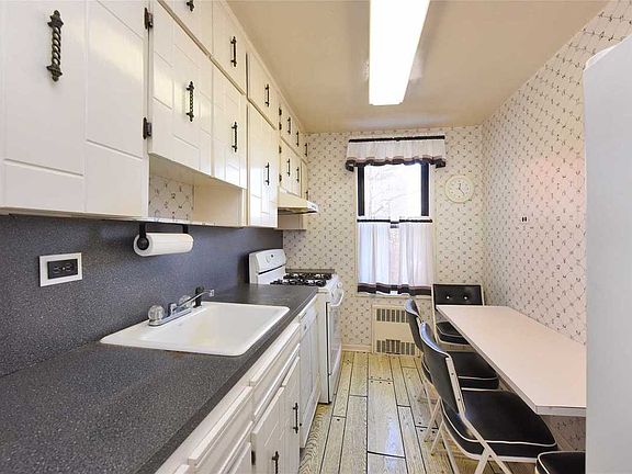 5th image of 8385 Woodhaven Blvd APT 3U