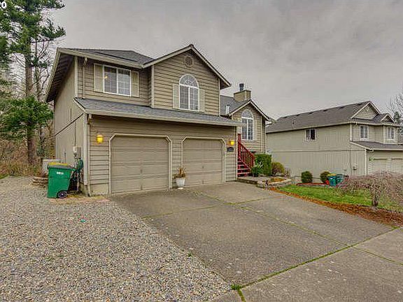 3rd image of 624 SE Beaver Creek Ln