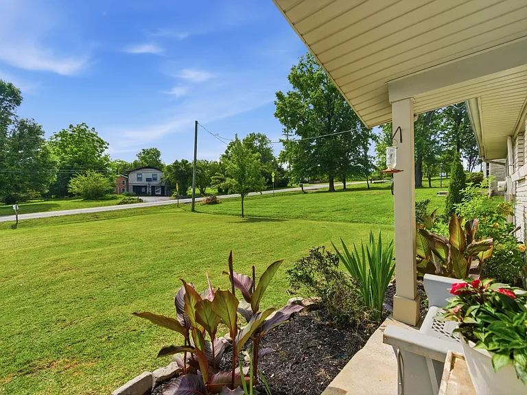 450 Sanders Ferry Rd — Photo 3