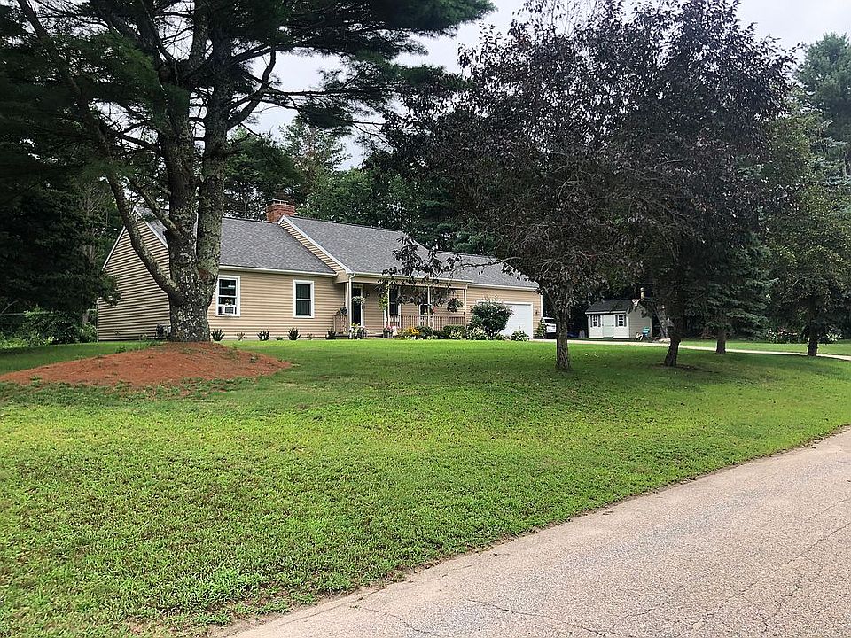 2nd image of 14 Lisa Ln