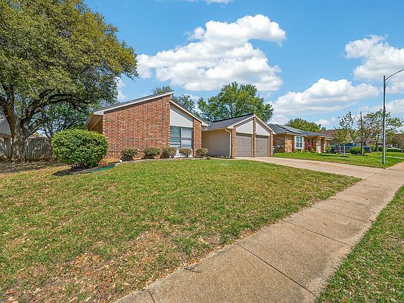 3rd image of 2409 Springridge Dr