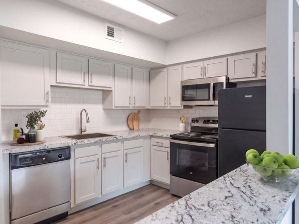 10 Commons Dr #1407