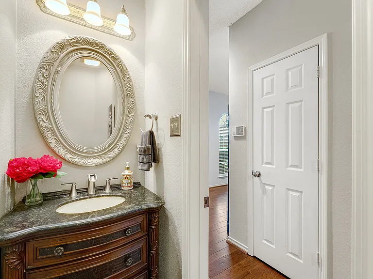 821 Cornell Ln — Photo 28
