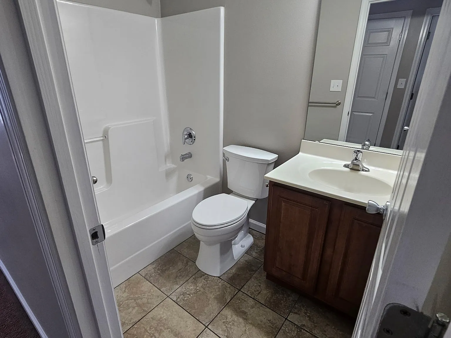 2 bed, 800 sqft, $950 — Photo 4