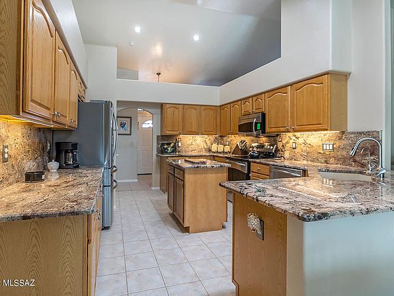 5th image of 9570 N Elan Ln