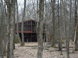 800 Heron Ct, Lords Valley, PA 18428
