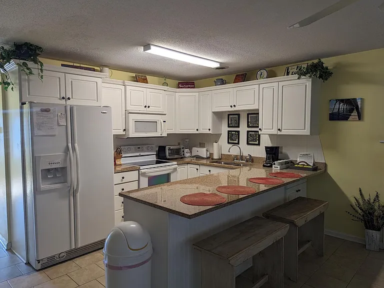 1851 Colony Dr #4C — Photo 7