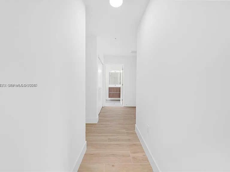 32 NW 14th Ave #3 — Photo 12
