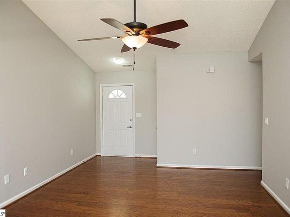 5th image of 210 Twin Falls Dr
