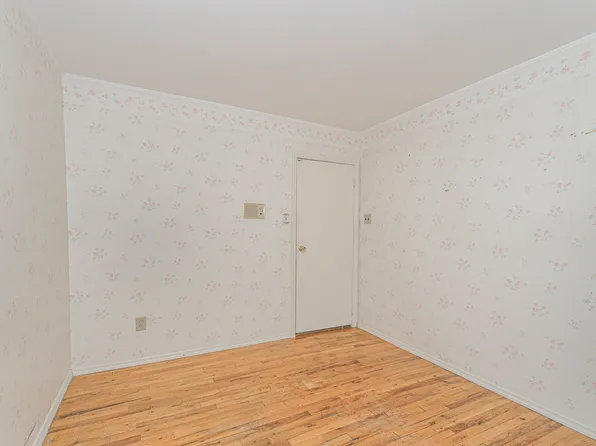 16 Bowling Green Place image 13 of 28