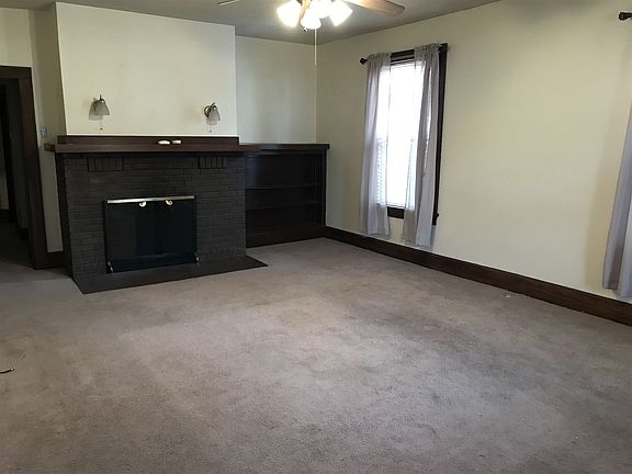4th image of 1041 E Blackford Ave