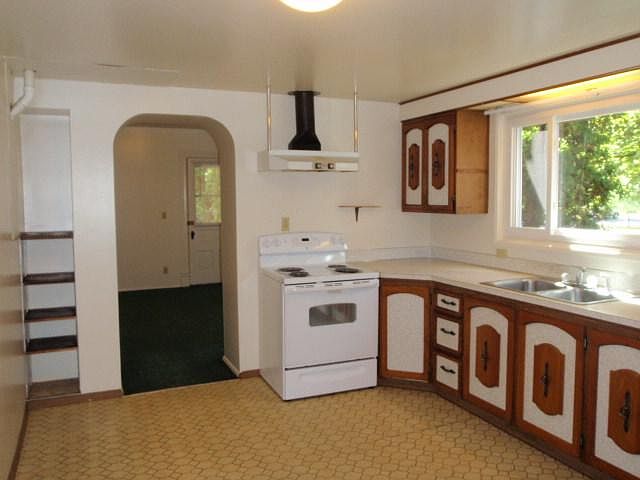 1st image of 540 S 2nd St W APT 2