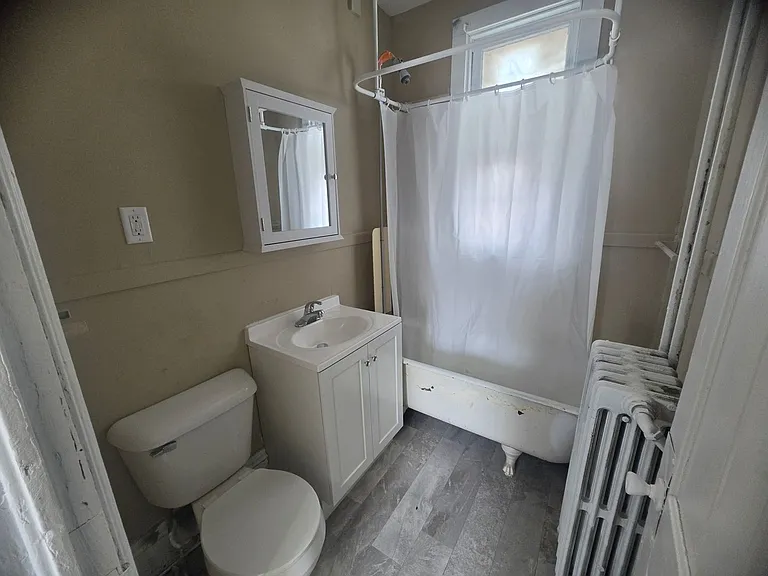1136 Edgerton St — Photo 4