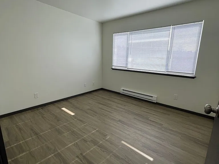 6040 Cali - Spacious 1 & 2 Units | Washer/Dryer | Private Balcony | Lots on Natural Light — Photo 44