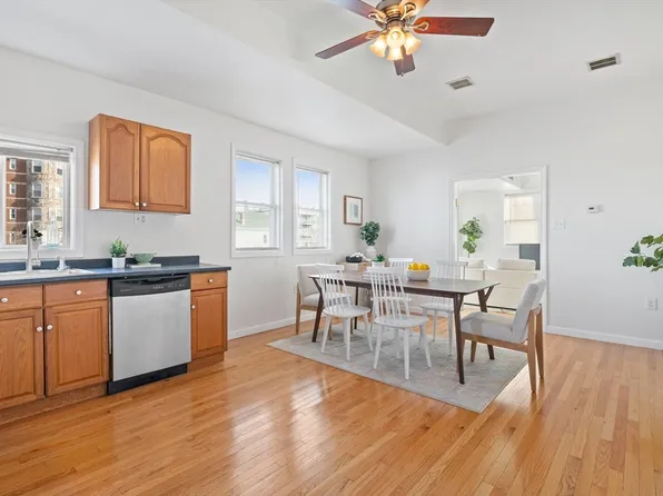 64 Washington Ave APT 4, Chelsea, MA 02150