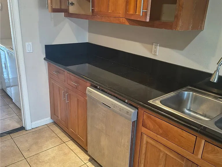 9775 El Paseo Dr — Photo 5