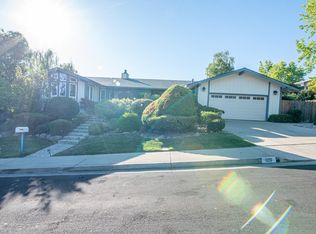 120 Sandringham Dr S, Moraga, CA 94556