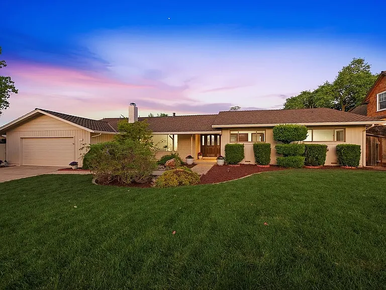 7148 Echo Ridge Dr — Photo 2