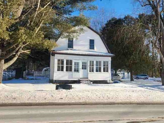 3rd image of 256 Main St