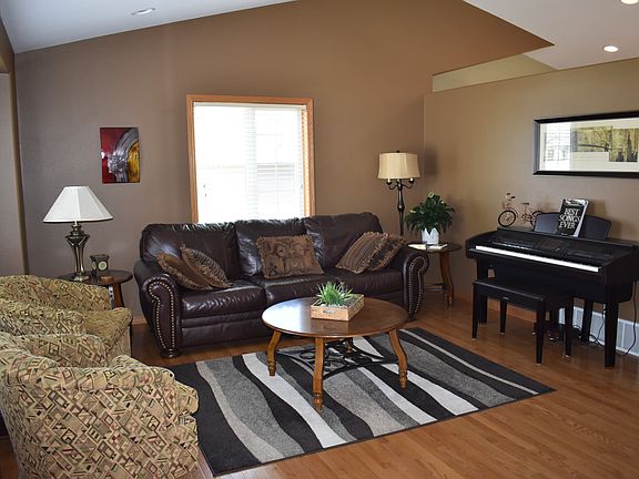 4th image of 3513 Clearwater Dr