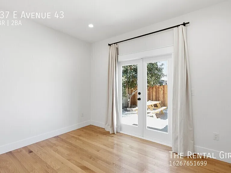 137 E Avenue 43 — Photo 20