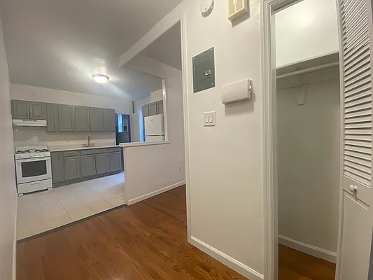 Rented by Compass | media 9