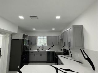 516 La Villa Dr, Miami Springs, FL 33166