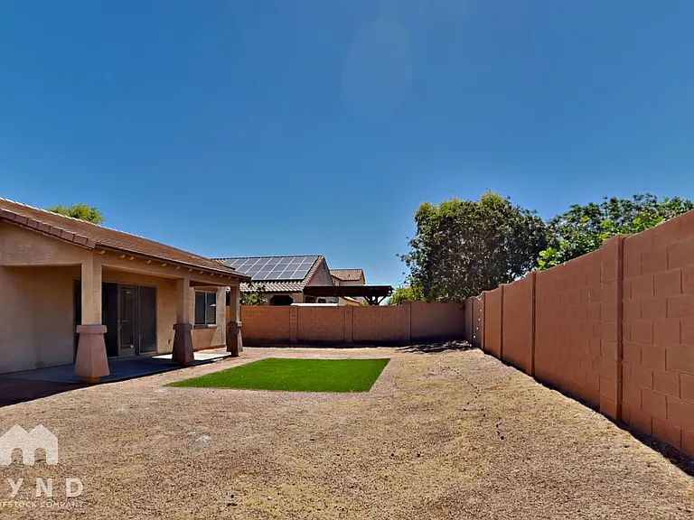 21549 E Lords Ct — Photo 15