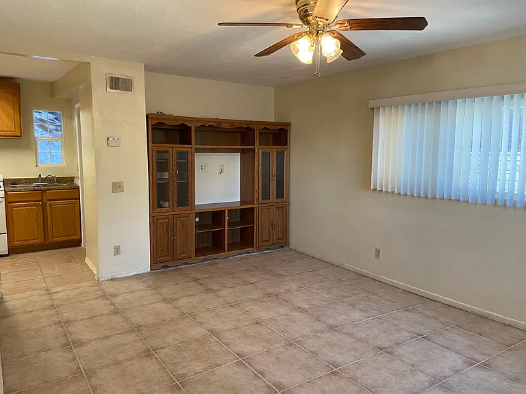 Hilltop Dr — Photo 8