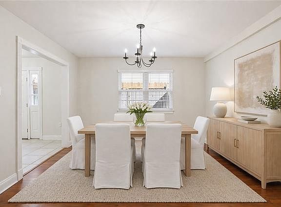 5th image of 109 Avenue E