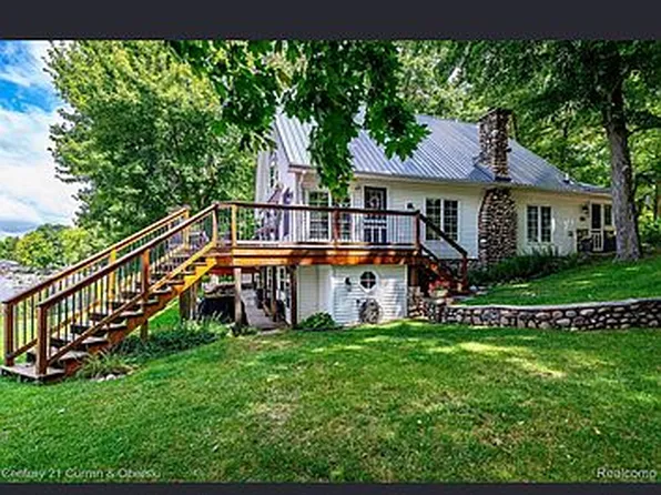 9692 Boucher Rd, Otter Lake, MI 48464