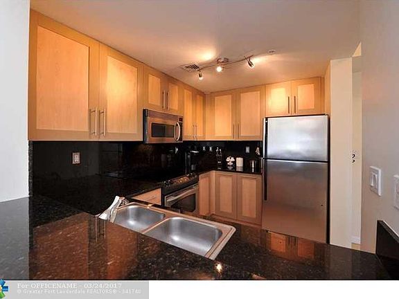 2nd image of 511 SE 5th Ave APT 1106