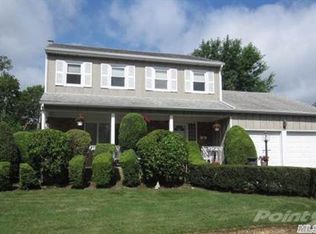 15 Evon Dr, Syosset, NY 11791