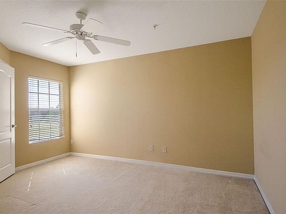 5th image of 1013 Priory Cir