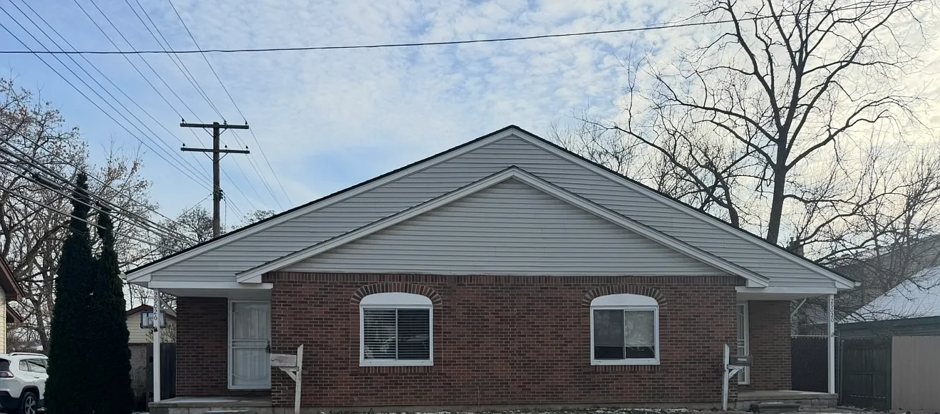 2 bed, 950 sqft, $1,300 — Photo 1