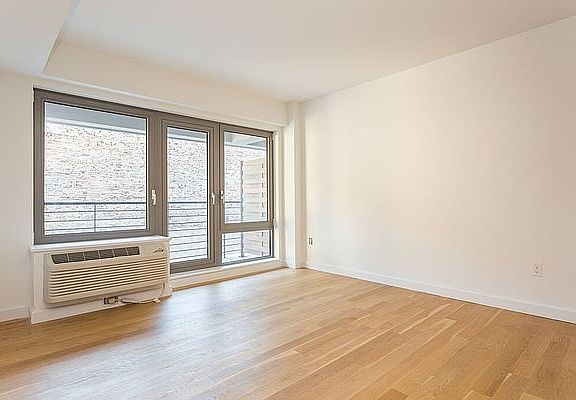 3rd image of 500 Sterling Pl APT 1B