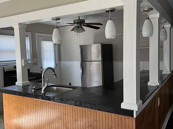 4th image of 1001 Meadow Ln