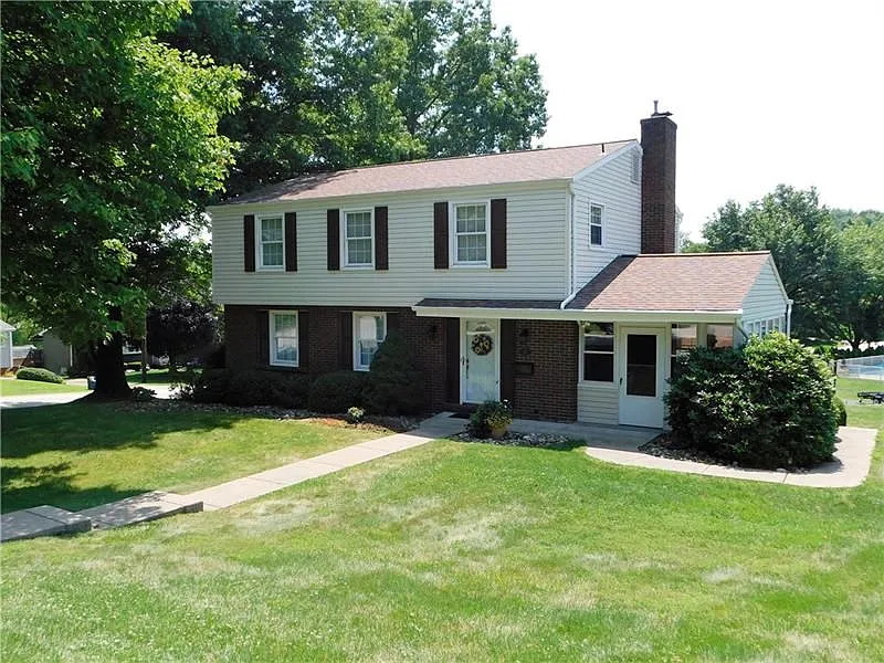 143 Windsor Dr photo 1