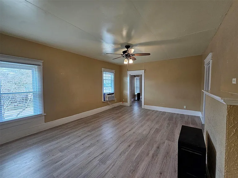 1006 Grandview Ave — Photo 2