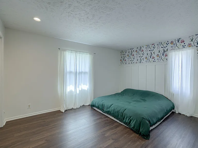 3322 S 78th St — Photo 5