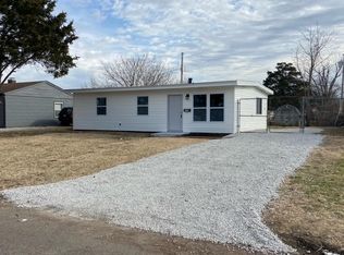 702 Saint Martin Dr, Cahokia, IL 62206