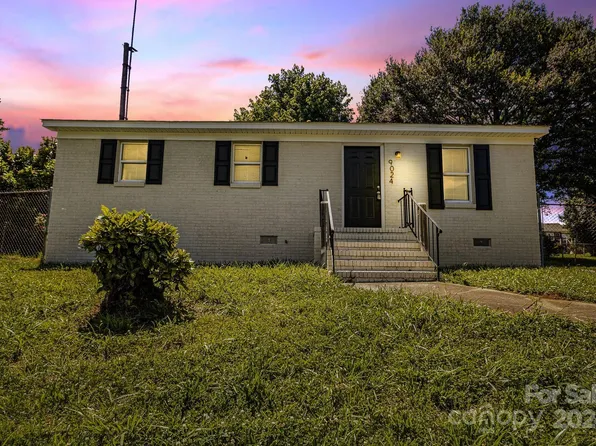 9024 Windsong Dr, Charlotte, NC 28273