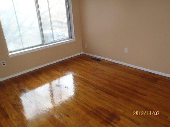 4th image of 20451 Wyoming St