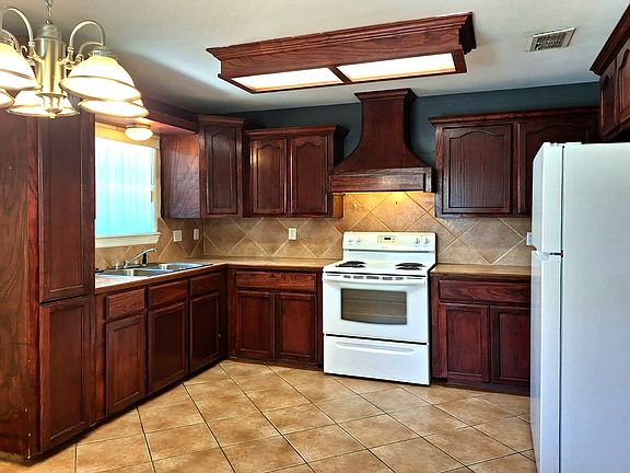 4th image of 2118 Aruba Dr APT 3