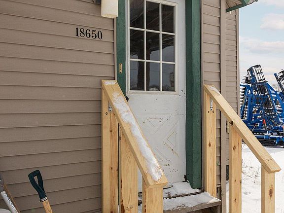 3rd image of 18650 Northland Dr